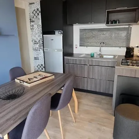 Camping Bungalow Mobile Home De Luxe Vue Mer Saint-Raphael 4 Personnes Saint-Raphaël